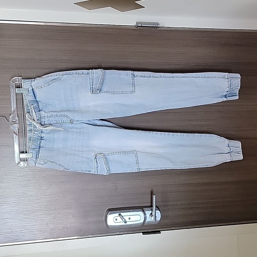 Almost Famous Cargo Jogger Jeans - Light Wash - Size M Juniors